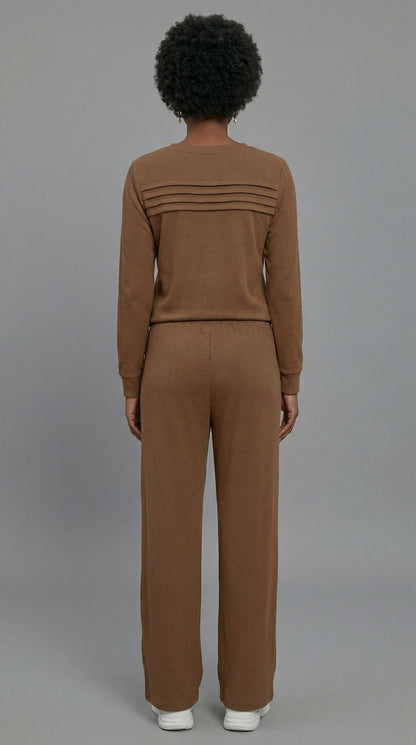 Serene Lounge Set – Soft Top & Drawstring Pants